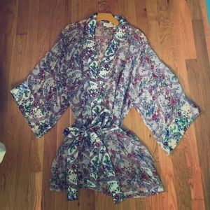 Unique Vintage VS Robe