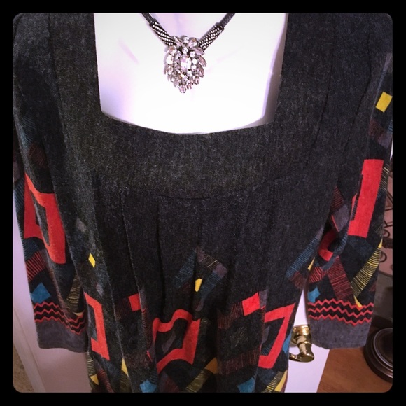 Adore size L black tunic of acrylic/wool material