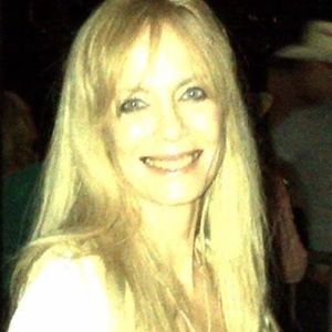 Meet your Posher, Cynthia