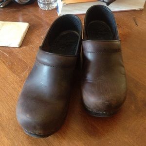 Antique brown oiled leather dansko clogs size 39