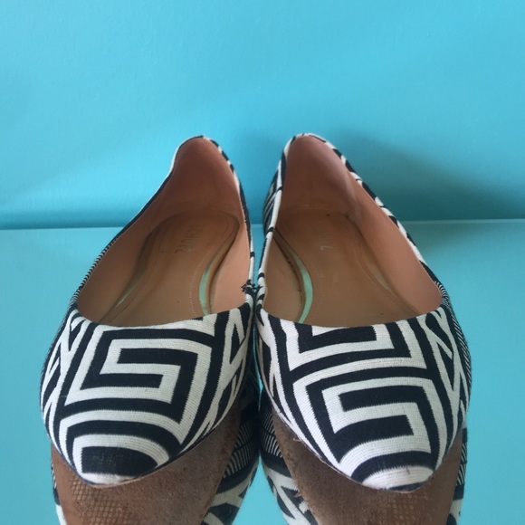 Schutz pointed black and white flats! - Picture 2 of 4