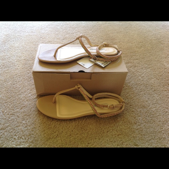 SOLD!!! Rhinestones Sandal, New with Tags. Size 8 - Picture 3 of 4