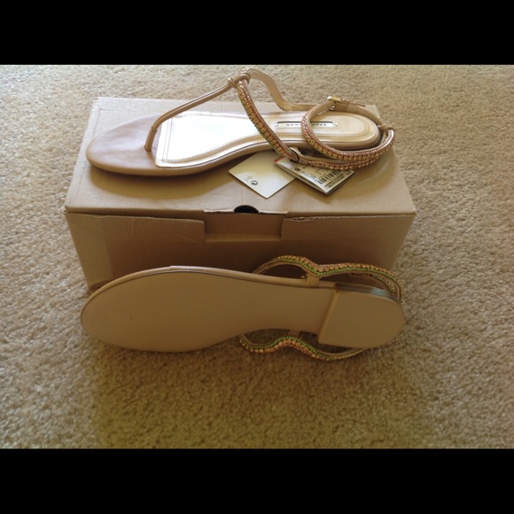 SOLD!!! Rhinestones Sandal, New with Tags. Size 8 - Picture 4 of 4