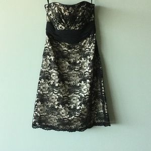 Strapless formal dress