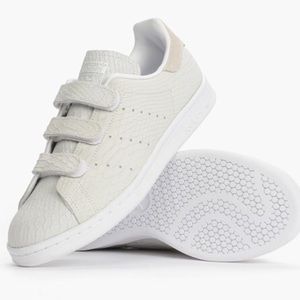 Women's Adidas Sneakers