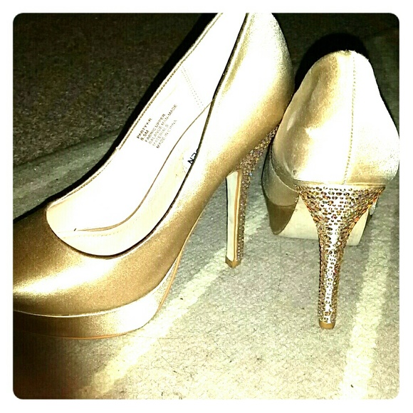 Steve Madden jewel pumps