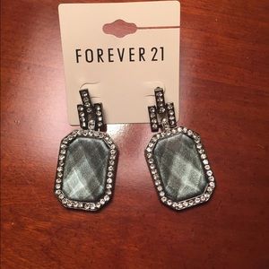 ✨LAST CHANCE✨forever 21 statement earrings