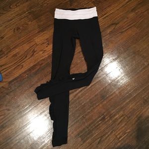 Lululemon black leggings with ruffle at ankle