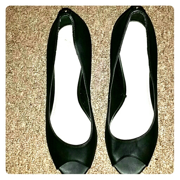 Express peep toe black heel