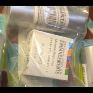 Rodan & Fields Mineral Powder and brush