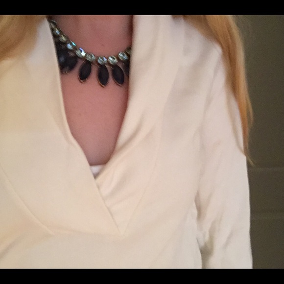 🚫 SOLD - cream jcrew v-neck sweatshirt - Picture 2 of 4