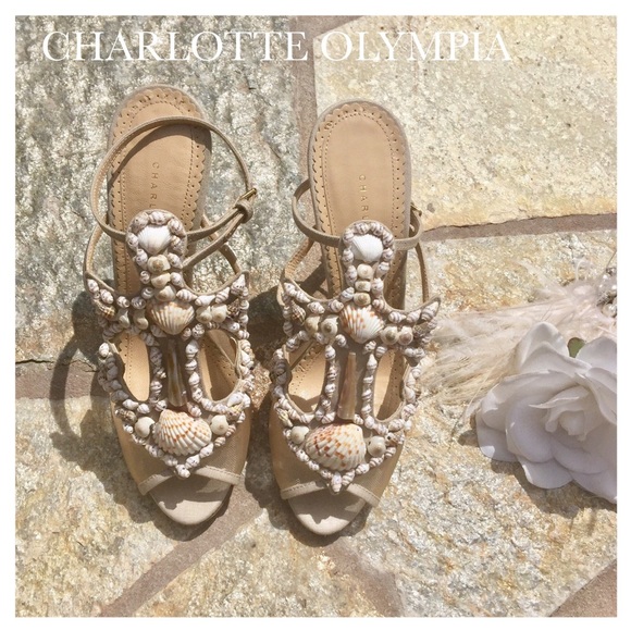 🎉 Charlotte Olympia Seashell Heel Sandals - Picture 5 of 6