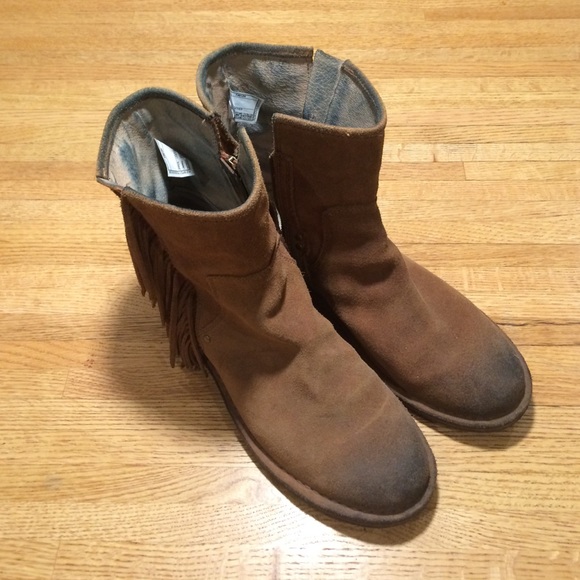 Ugg fringed suede ankle boots