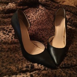 LAST CHANCE DONATING MAKE AN OFFER heels