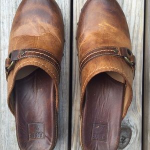 Frye Clara O-ring clog
