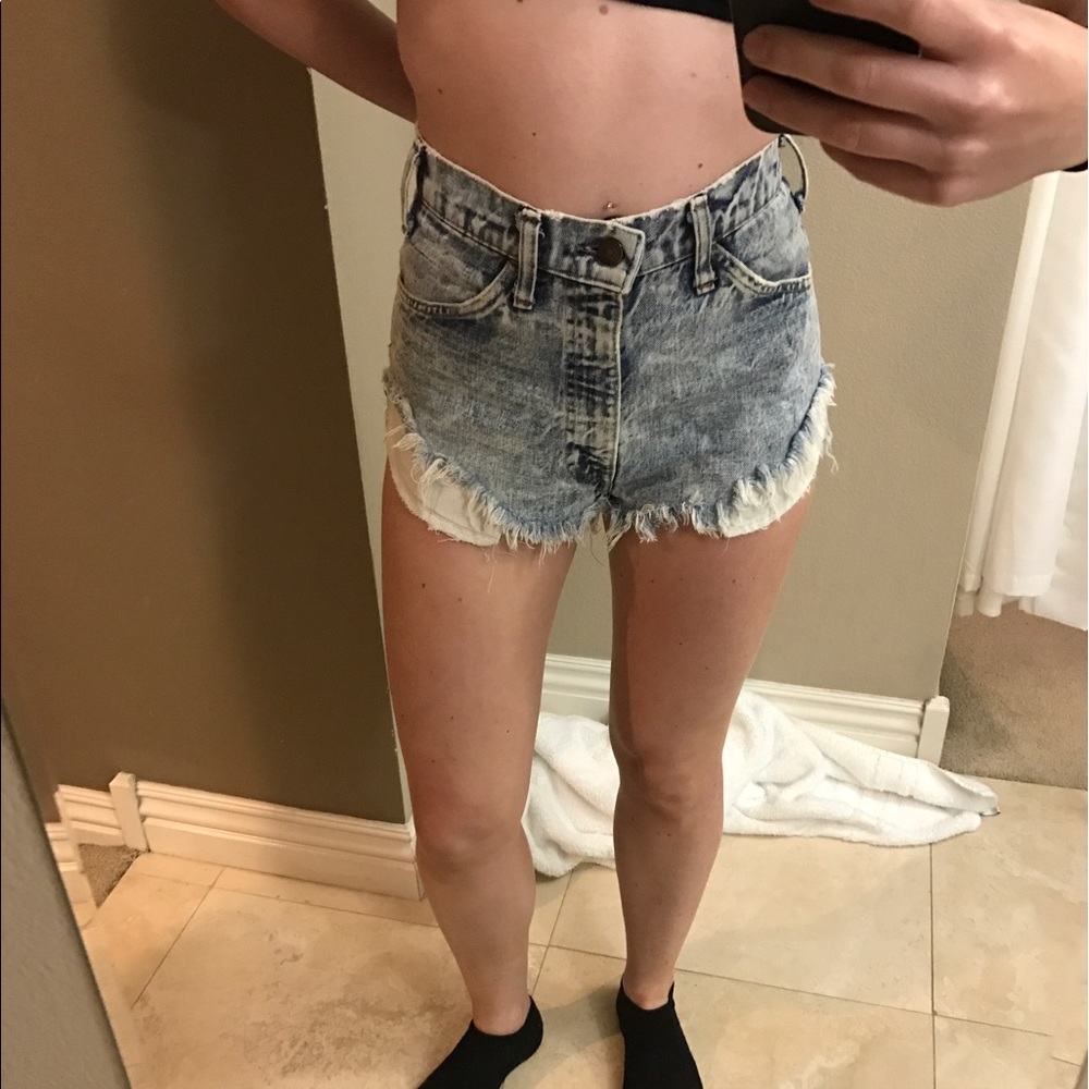 Urban Outfitters Levi's high-rise Shorts