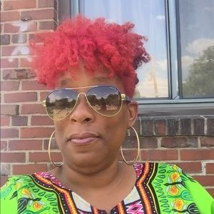 Meet your Posher, Edna