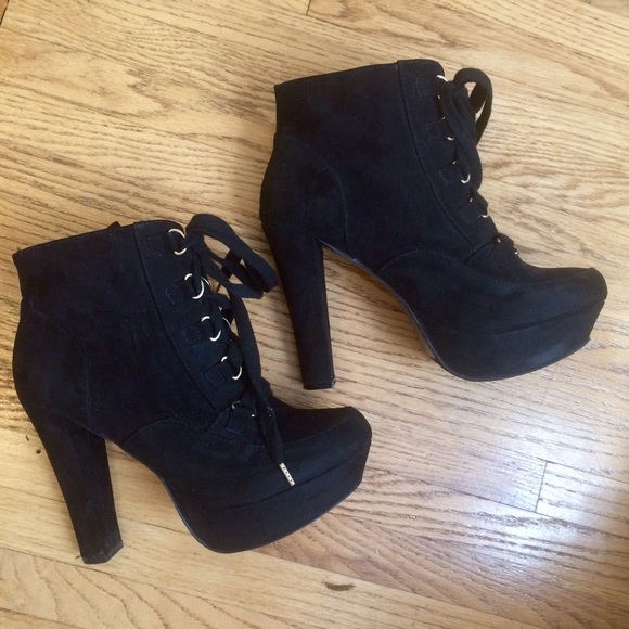 NWT Lace Up Black Platform Boots 5" Heel Sz 7