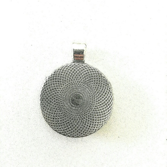 Ballet Dancer Necklace - Picture 3 of 3