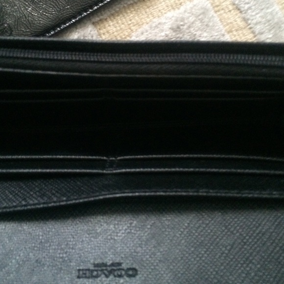 Coach Wallet - Picture 4 of 4