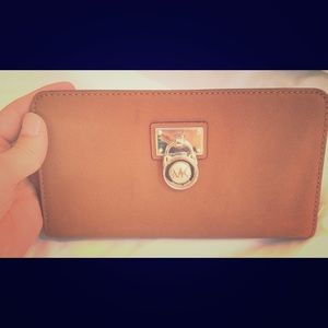 Michael Kors Hamilton Zip Around Wallet
