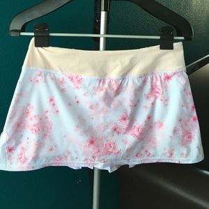 Lululemon floral print skirt