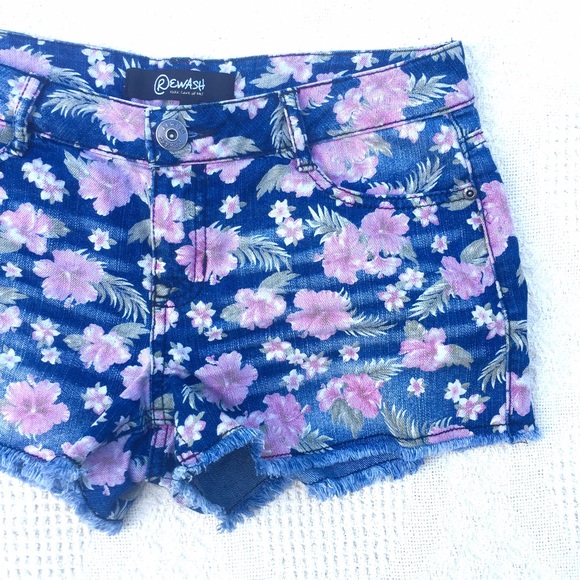 Rewash Pants - Hawaiian Print Frayed Jean Shorts 🌺
