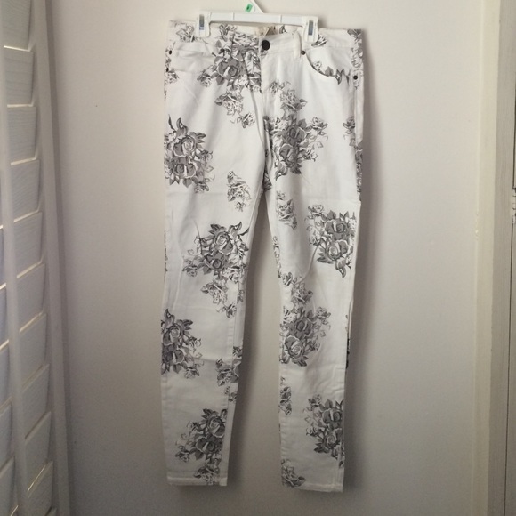 Cool designed skinny jeans