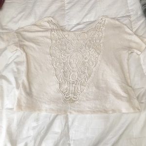 crop top with lace detailing!