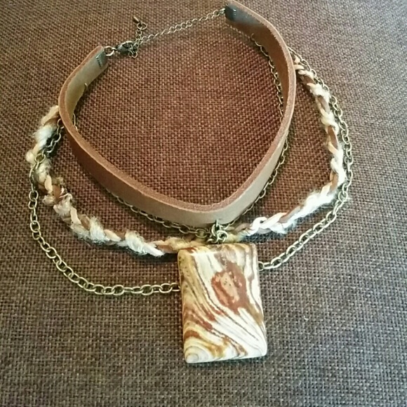 SOLD ❌❌❌ Natural stone and sari thread choker - Picture 3 of 4