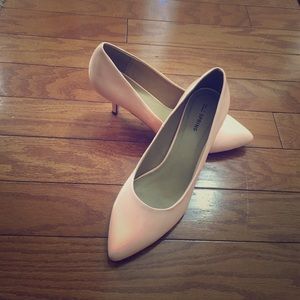 Call it Spring Peach Pumps