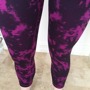 Lululemon NWT Wunder Under Crop II size 6.