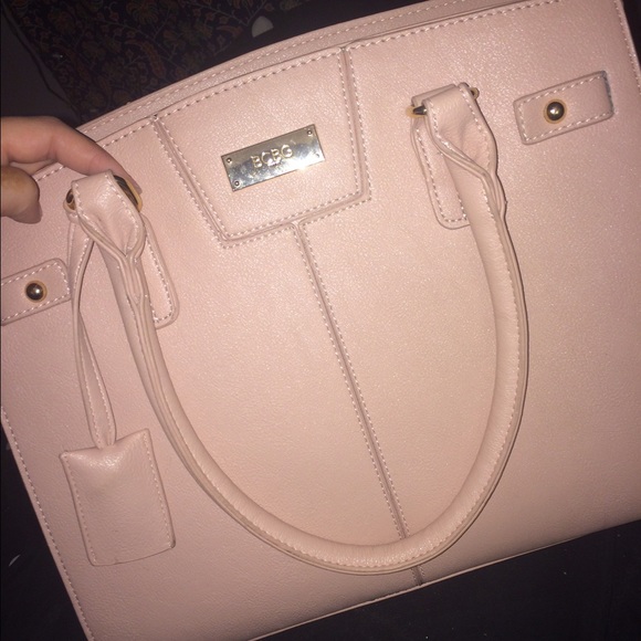 BCBG Handbags - Brand new BCBG satchel 👛👜