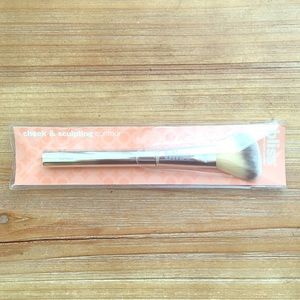 Bliss Cheek & Sculpting Contour Brush