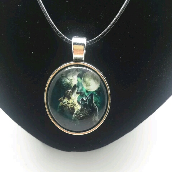 Howling Wolves Necklace