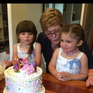 Meet your Posher, Cynthia