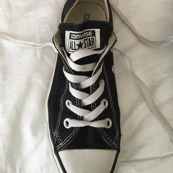 black converse - Picture 2 of 3
