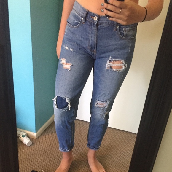 Distressed boyfriend jeans. NWOT