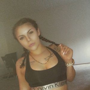 Meet your Posher, Michaela