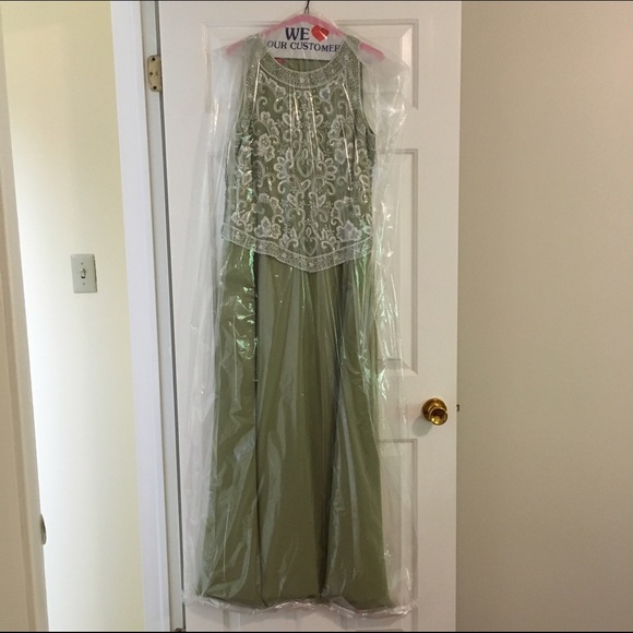 Beaded mother of the bride gown ! 💍