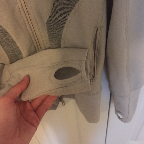 Lululemon Jacket - Picture 3 of 4