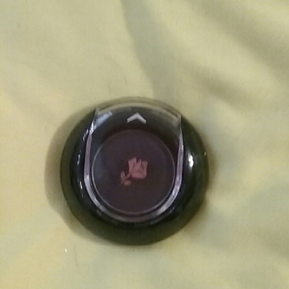 Eye shadow