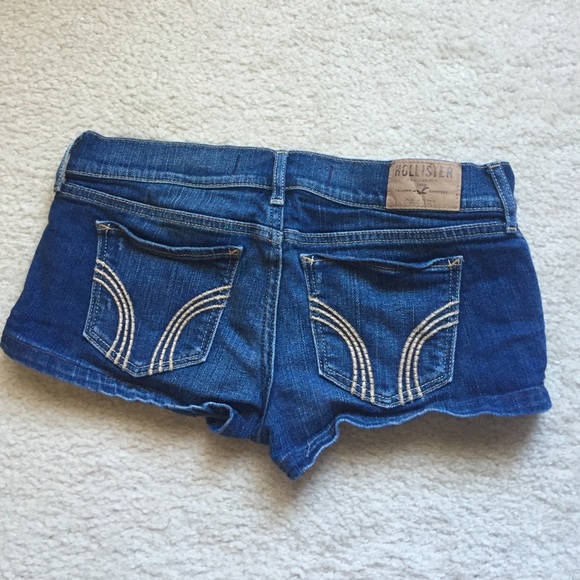 Hollister shorts🙊😻 - Picture 2 of 3