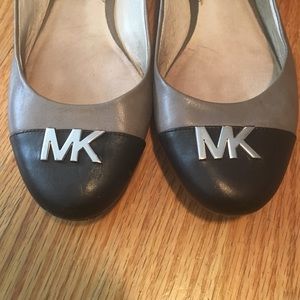 Michael Kors Hayley grey and black flats