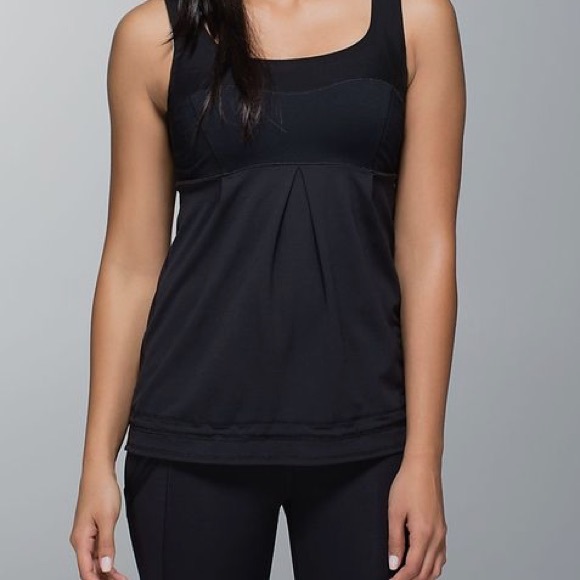 Lululemon Elevate tank