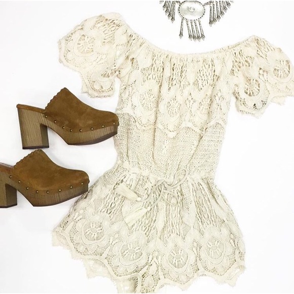 Cream Lace Crochet Off The Shoulder Romper - Picture 2 of 2