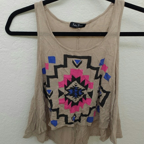 Cropped high low tribal top