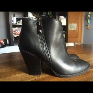 Dolce Vita Black Leather Boots