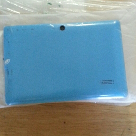 Light blue Android tablet - Picture 2 of 3