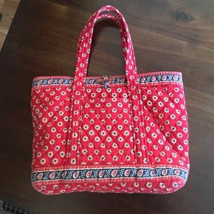 Vera Bradley Americana red bucket bag